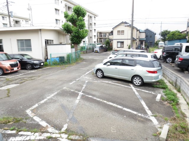 【駐車場】