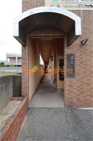 稲益ハイツのエントランス|毎日通るエントランスはこのようになっています