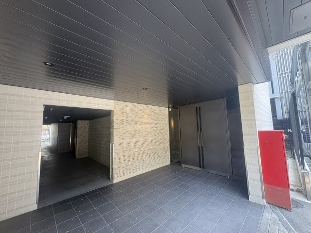 S-FORT江坂垂水町のエントランス