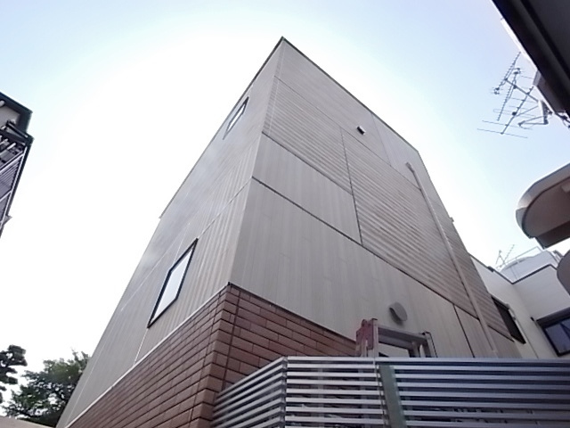 神戸市灘区八幡町２丁目のアパートの外観