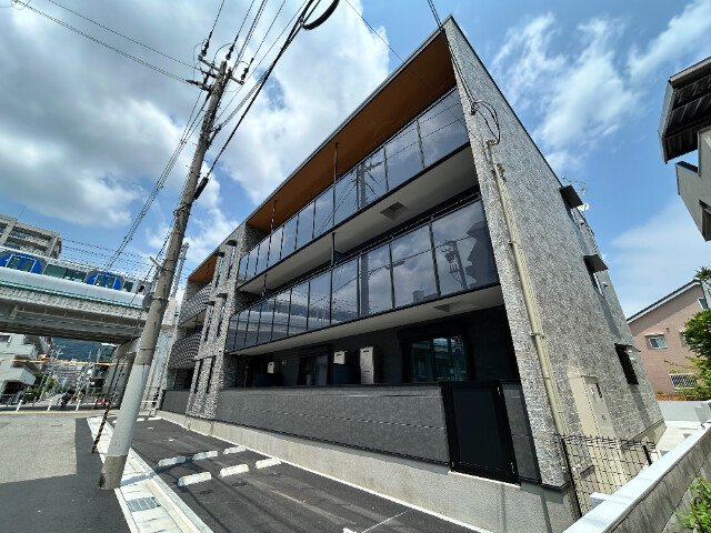 神戸市東灘区深江本町３丁目のアパートの外観