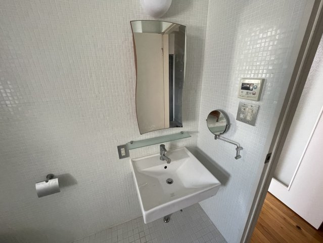 西宮市高木西町の賃貸マンションの洗面所
