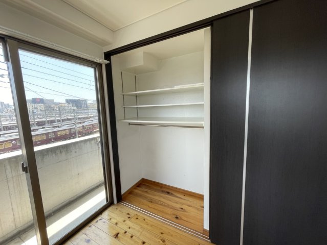 西宮市高木西町の賃貸マンションの収納