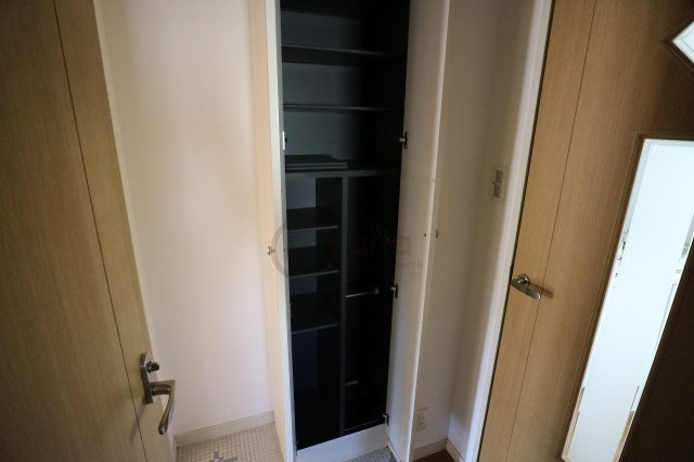 神戸市東灘区深江本町１丁目の賃貸マンションの収納