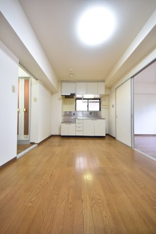 神戸市中央区坂口通７丁目の賃貸マンションの居間・リビング