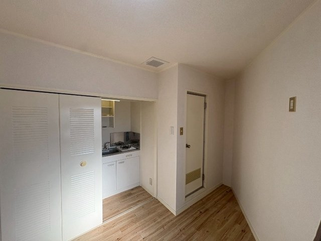 神戸市灘区永手町３丁目の賃貸マンションの居間・リビング