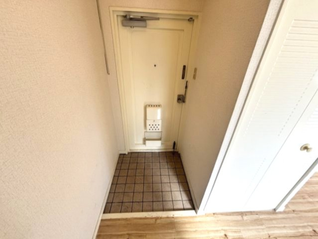 神戸市灘区永手町３丁目の賃貸マンションの玄関