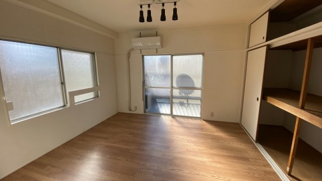 神戸市中央区琴ノ緒町４丁目の賃貸マンションの居間・リビング