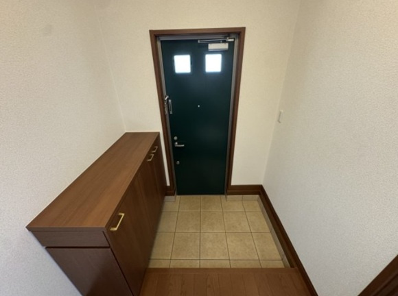 芦屋市松ノ内町の一戸建ての玄関