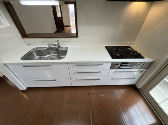 芦屋市松ノ内町の一戸建てのキッチン