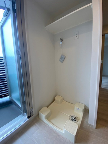神戸市中央区下山手通８丁目の賃貸マンションの洗面所