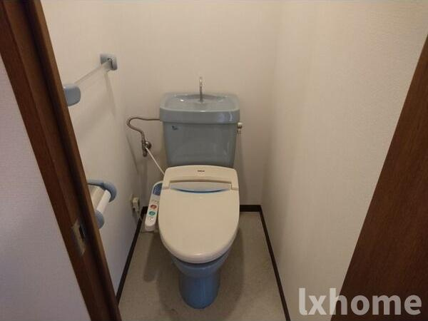 アルビヨン千里丘のトイレ|ゆったりとした空間のトイレです