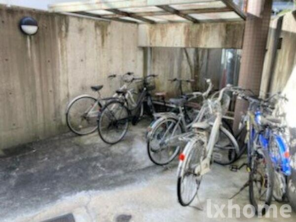 アルビヨン千里丘の駐車場|駐車場です