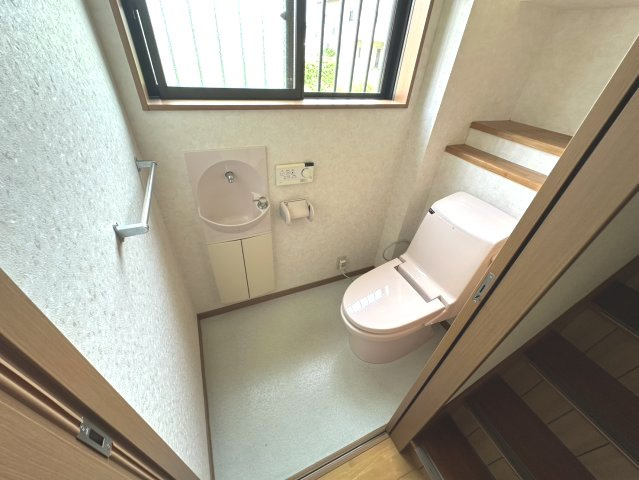 掛川市　二瀬川　中古住宅のトイレ