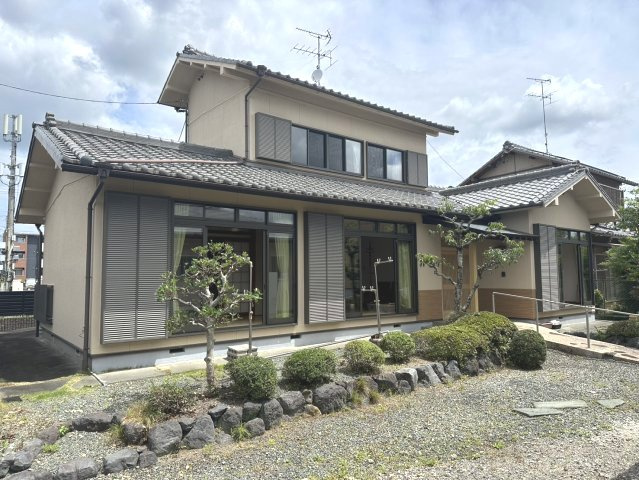 掛川市　二瀬川　中古住宅の外観|おしゃれな外観です