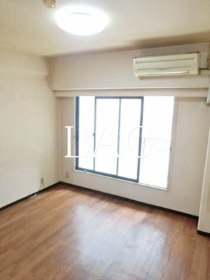 【居間・リビング】 | ウィン青山 | 洋室のお部屋です。