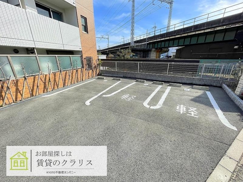 グランディオーズ桂の駐車場