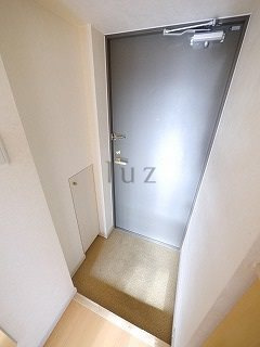 サンシエスタ鶴ヶ峰の玄関|シューズボックス完備の玄関スペースです！
