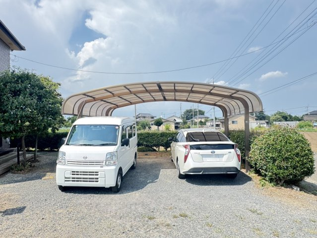 水戸市鯉淵町中古戸建の駐車場