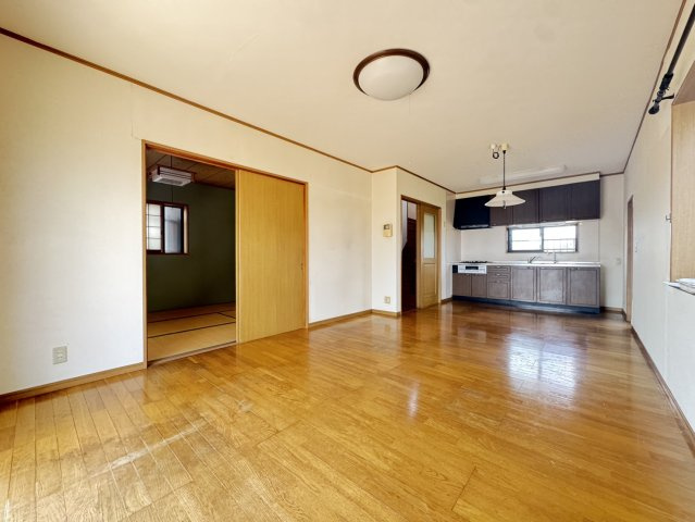 水戸市鯉淵町中古戸建の居間・リビング