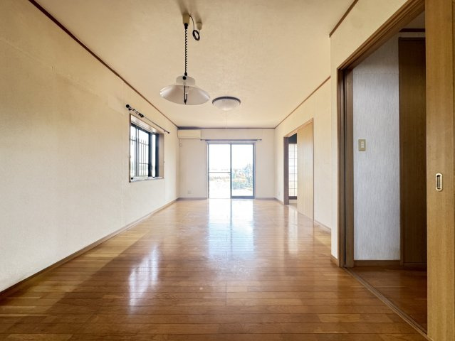 水戸市鯉淵町中古戸建の居間・リビング