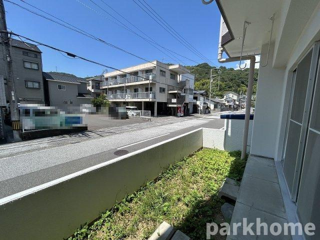千頭マンションの庭