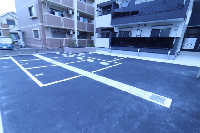 パークヒルズ上穂積の駐車場