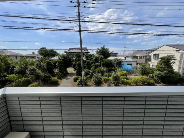 ルピナス東門前のバルコニー