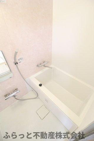 パークサイドビルマンションの浴室|お風呂で日々の疲れを落としましょう