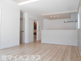 【居間・リビング】 | 郡山市富久山町福原新築一戸建て4棟 | こちらのリビングで趣味の時間をお楽しみください