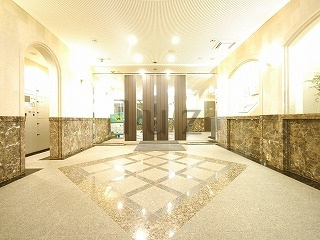 グリフィン横浜山下公園弐番館のエントランス