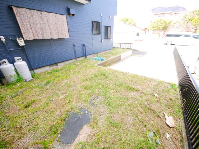 山武市井之内　中古戸建の庭|令和5年外壁リフォーム済み システムキッチン 2階にもトイレ山武市立緑海小学校徒歩約14分