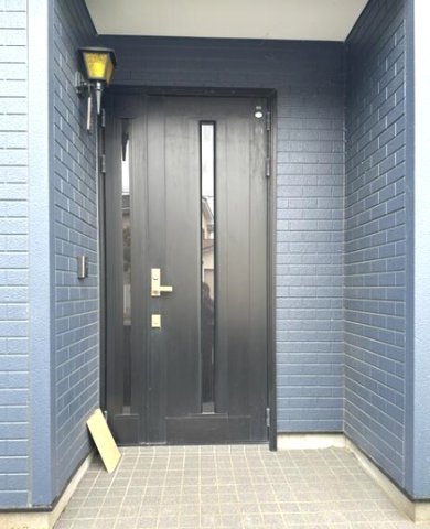 山武市井之内　中古戸建の玄関|令和5年外壁リフォーム済み システムキッチン 2階にもトイレ山武市立緑海小学校徒歩約14分