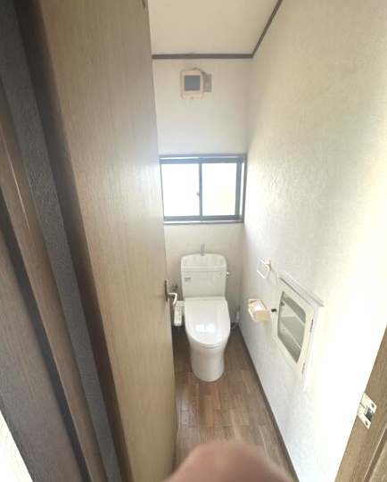 山武市井之内　中古戸建のトイレ|令和5年外壁リフォーム済み システムキッチン 2階にもトイレ山武市立緑海小学校徒歩約14分