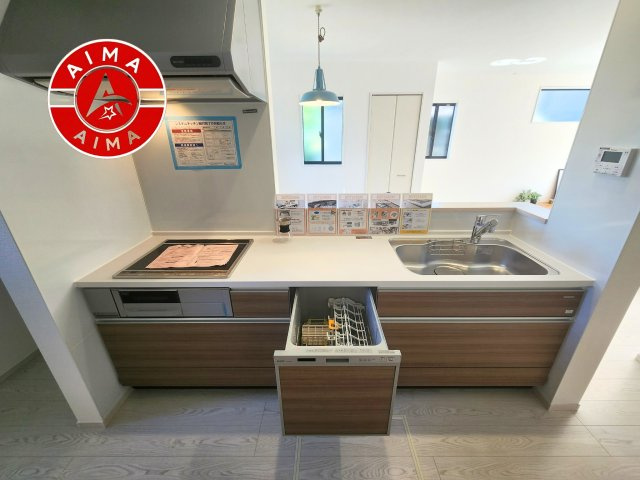 鳥栖市神辺町第1-1棟（1号棟）の内観：施工例|キッチン。グリル・食器洗い乾燥機・浄水器も完備。