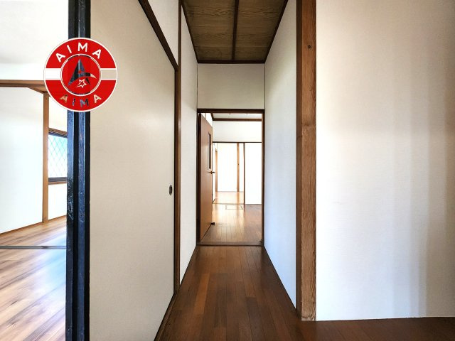 福岡県福岡市西区姪の浜２丁目 14-30 (地番: 3735番2,3735番3)の内装|家族みんなの安全に配慮された、足元が安定しやすいスマートな動線。