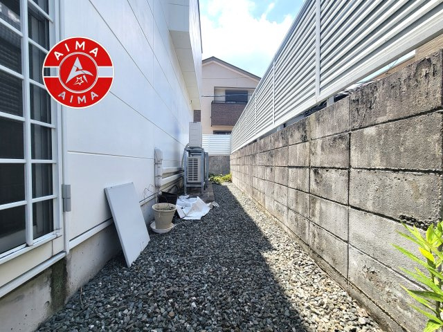 福岡市早良区原6丁目のバルコニー|風をしっかりと感じられるバルコニーでは、毎日が洗濯日和です。広々としているので洗濯も楽しくなるでしょうし、気分転換にバルコニーからの眺めを楽しむのもいいでしょう。