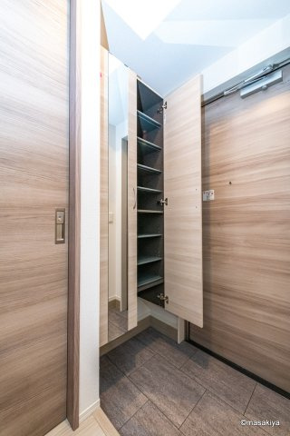 グランディール宮田の玄関