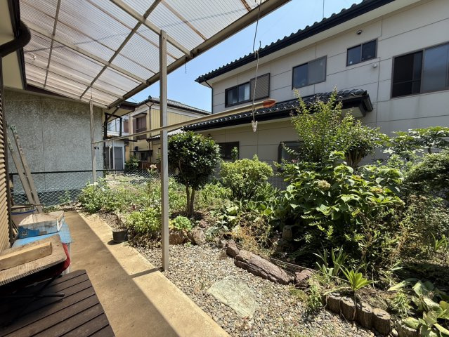 外壁、屋根塗装歴有り♪小山市の大切に維持管理された住まい＆駐車2台可の庭|お庭が付いています