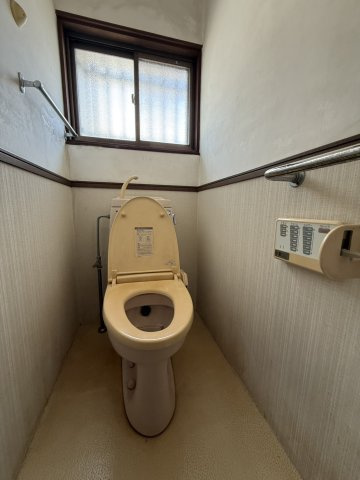 外壁、屋根塗装歴有り♪小山市の大切に維持管理された住まい＆駐車2台可のトイレ|落ち着いたトイレです