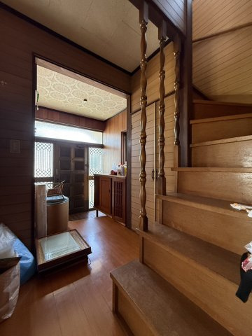 外壁、屋根塗装歴有り♪小山市の大切に維持管理された住まい＆駐車2台可の玄関|ゆったりとした玄関です