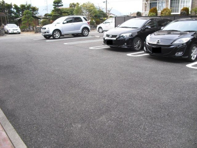 【駐車場】 | ソル・フレッサＢ | 駐車場です