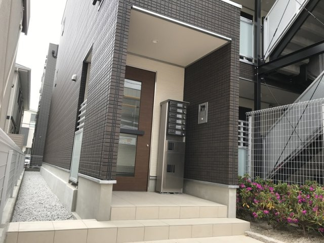 リブリ・花車のエントランス