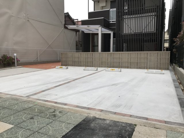 リブリ・花車の駐車場