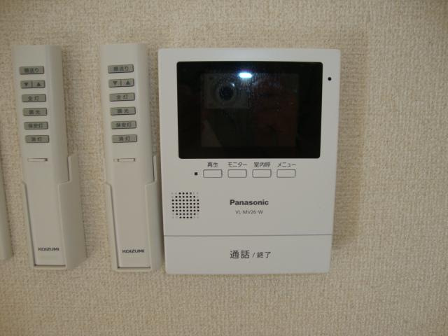 ｍｅｌｌｏｗ　４の内装|カメラ付インターホン