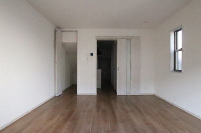 【洋室9帖】　南向き・角部屋のお部屋★