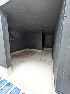 屋根のある駐輪場で安心です。
