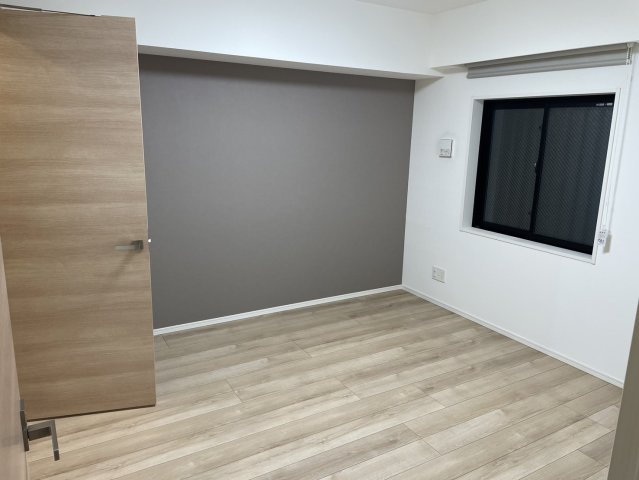 ザ・エンブル七間町の洋室