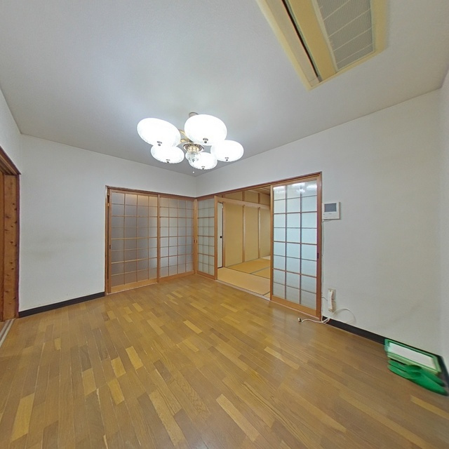 岐阜市粟野西１丁目の一戸建ての居間・リビング
