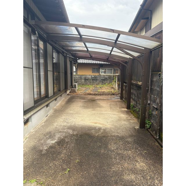 岐阜市芥見東山の一戸建ての駐車場|縦列駐車可